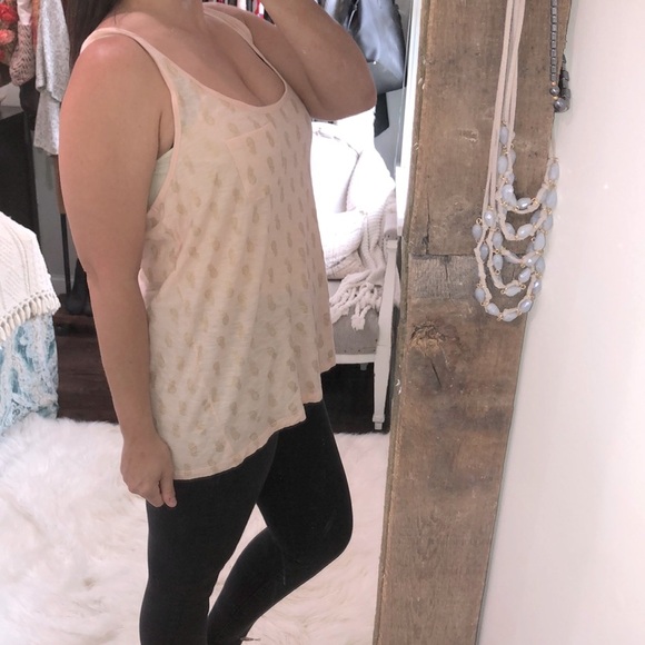 Torrid size 0 peach color pineapple print top - Picture 2 of 5